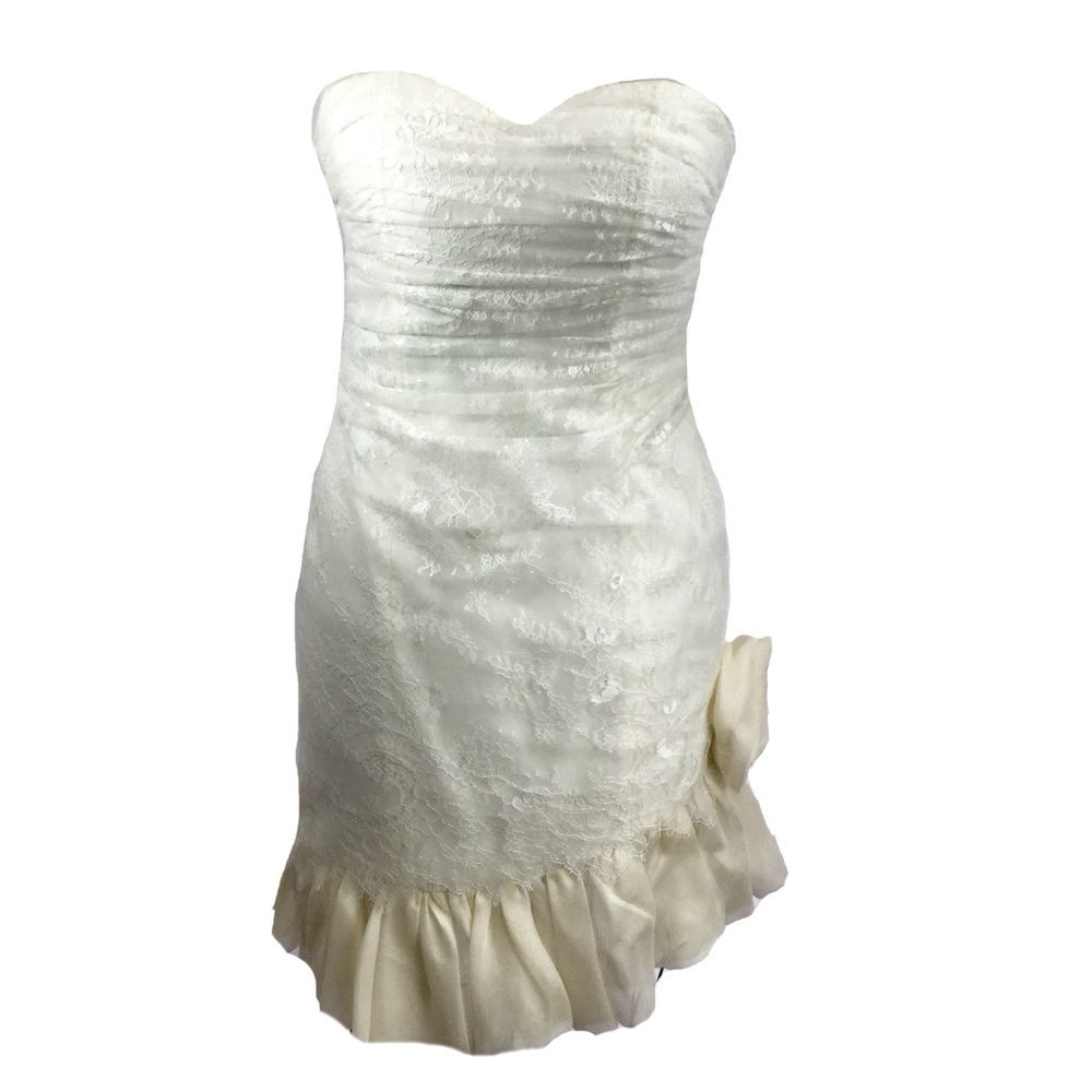 Beautiful White lace dress 💁🏼💕